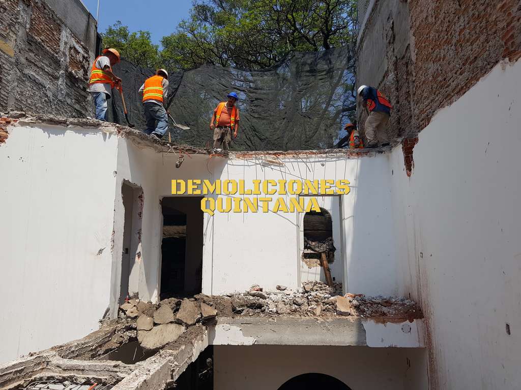 Demolición de casa a ras de suelo en la Colonia Hipódromo Condesa, Alcald...