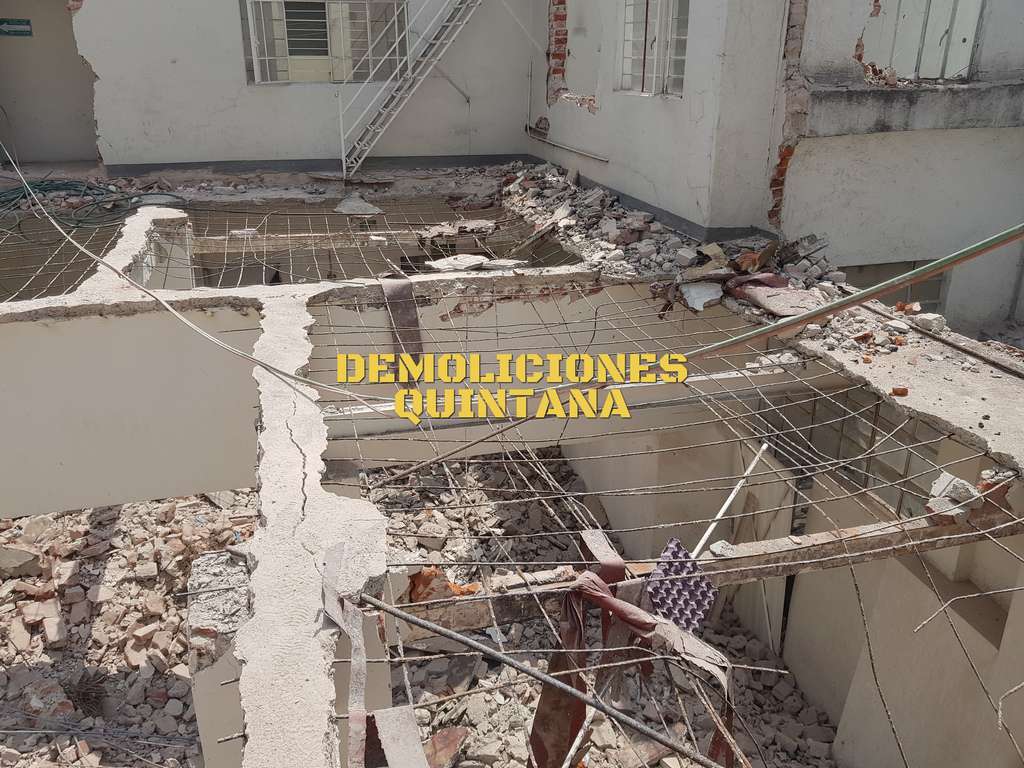 Demolición y excavación en calle Río Pánuco, alcaldía Cuauhtémoc, Ciudad ...